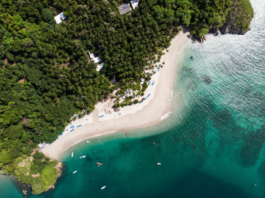 A beautiful beach in Costa Rica, a top destination for women traveling alone